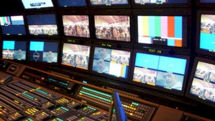    Televiziyalar bayağı müğənniləri efirə dəvət etməməlidir - Deputatdan etiraz   