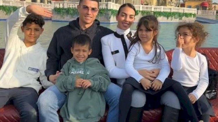    Corcina: “Həmişə uşaqlarımızı şükr etməyə çağırırıq“   