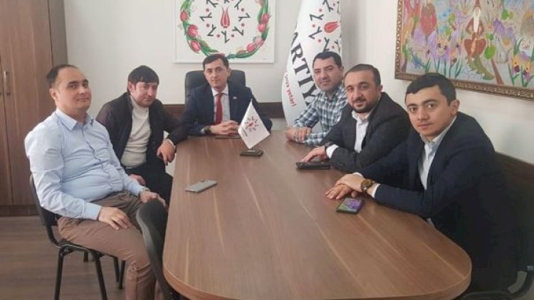    Tural Abbaslı Rövşən Binəqədili ilə görüşdü   
