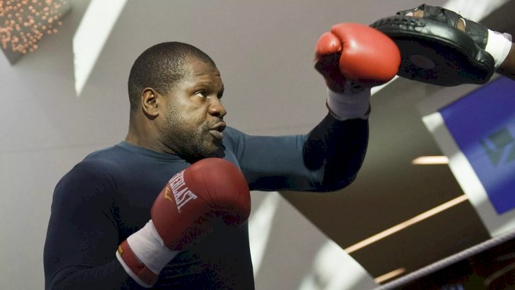    Amerikalı boksçu Rusiya vətəndaşlığı almaq istəyir   