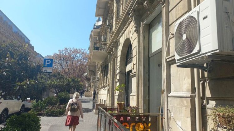    Tehranın Bakıdakı səfirliyindən bayraq çıxarıldı   