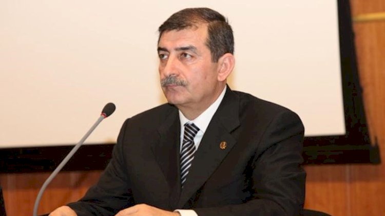    İcra başçısı Rəsulzadənin adını küçədən götürtdü    