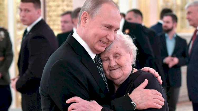    Putin keçmiş muəlliminə mənzil alıb   