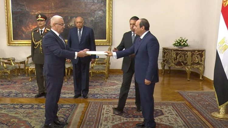    Səfirimiz etimadnaməsini Misir Prezidentinə təqdim etdi   