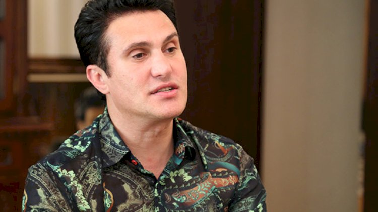    Nadir: “Qocalar ağını çıxardıb“   