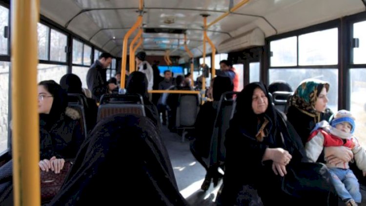    İranda başıaçıq qadınlara görə kameralar quraşdırılır   