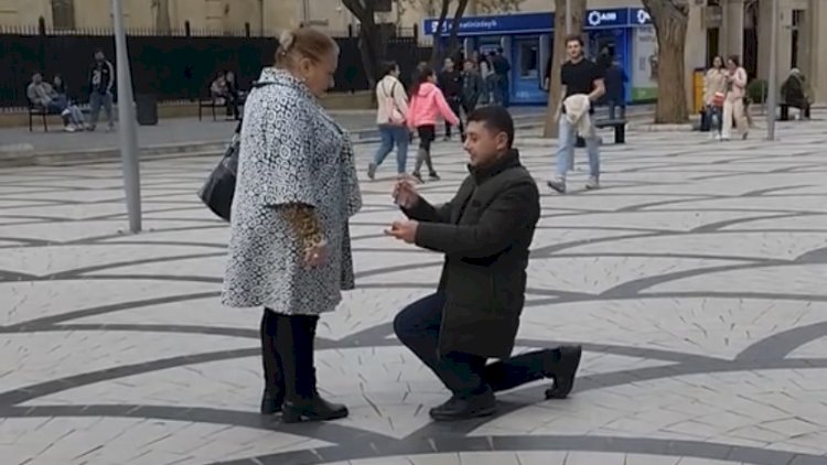    Anası yaşda qadına evlilik təklif etdi: Bakıda şok olay - Video   