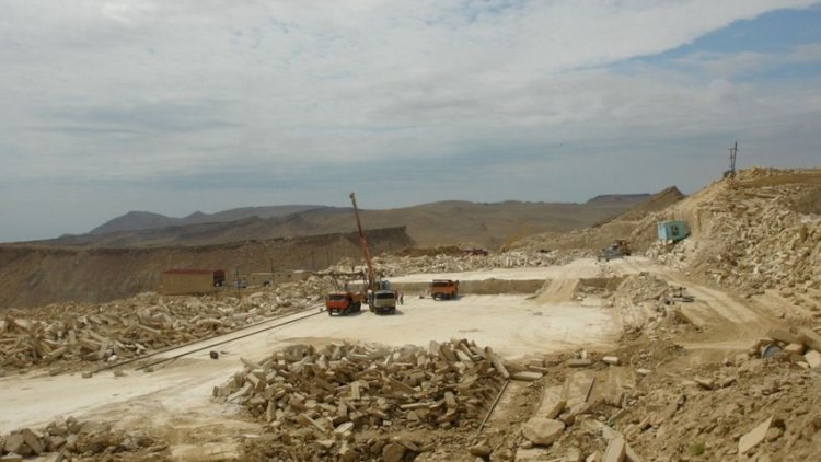    Daş karxanasında 41 yaşlı kişi bıçaqlandı    