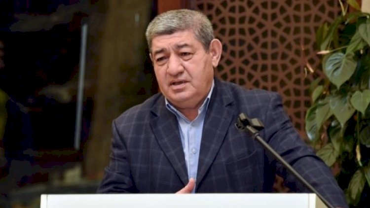    Deputat telekanalları tənqid etdi   