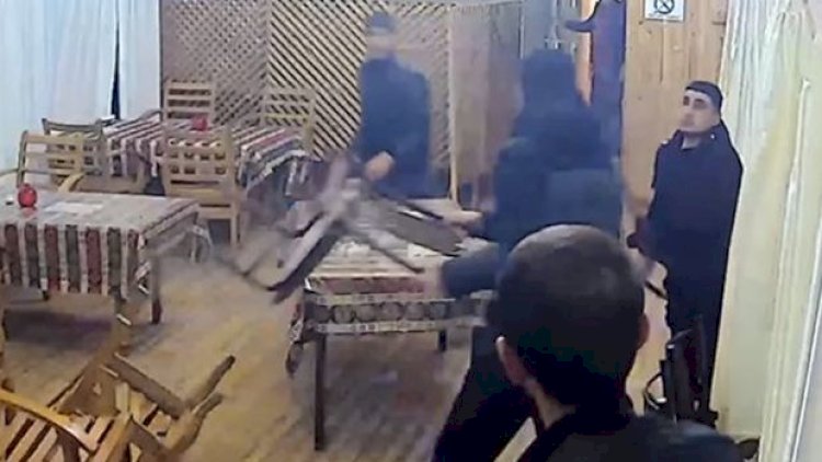    “Mən buranın lotusuyam” dedi, kafedə kütləvi dava düşdü – VIDEO   