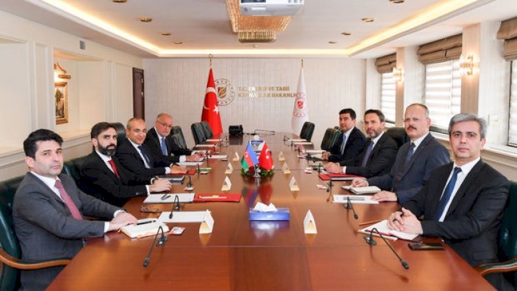    Mikayıl Cabbarov Alparslan Bayraktar ilə görüşdü   