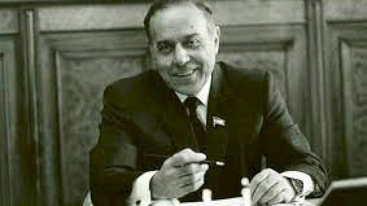    Heydər Əliyev 100: İki komanda yarış keçirdi   