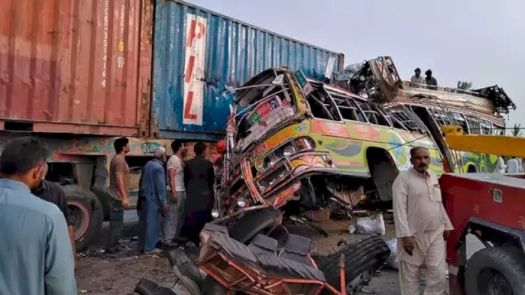    Pakistanda ağır qəza: 5 ölü, 25 yaralı   