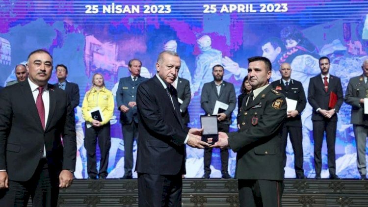    Ərdoğan hərbçimizi təltif etdi    