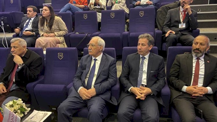   Fəzail Ağamalı İstanbulda Güney Azərbaycan Forumunda iştirak edib   - Fotolar
