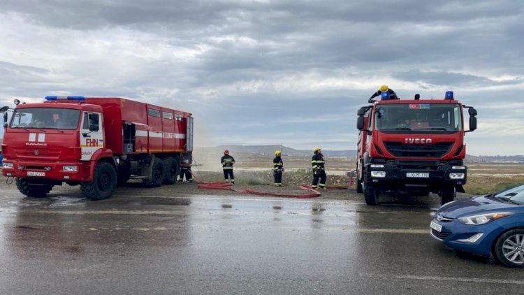    Kəmər partladı, Bakı-Qazax yolunu su basdı   