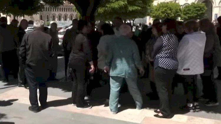    İrəvanda aksiya: Gömrükdən şikayət var   