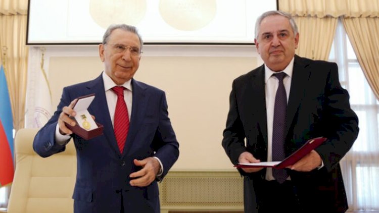    Arif Həşimov Ramiz Mehdiyevin yubileyinə qatılmasından danışdı:   “Nə edə bilərəm?”