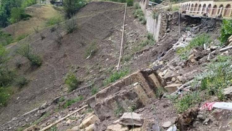    Yardımlıda torpaq sürüşməsi oldu   