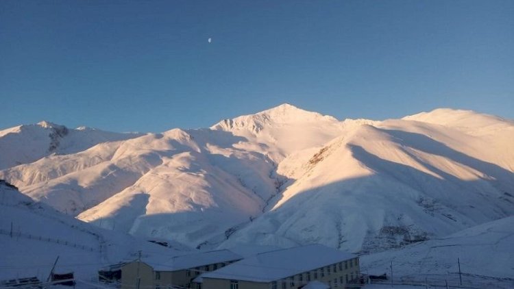    Xınalığa qar yağdı    
