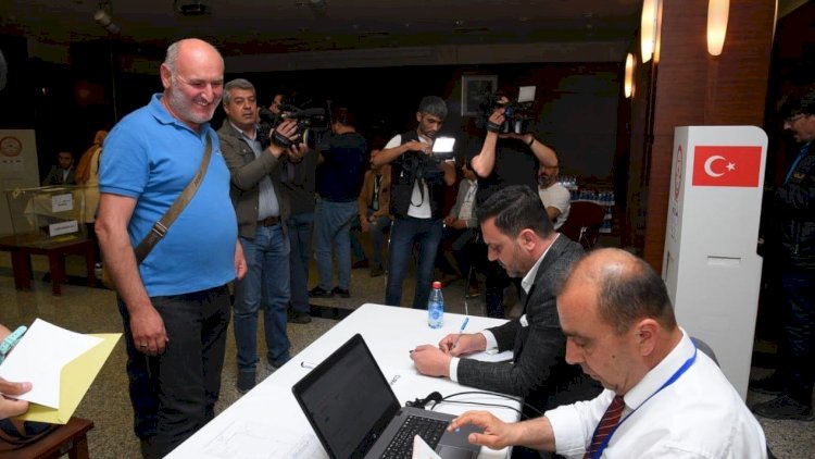    Naxçıvan və Gəncədə də səsvermə keçirilir    