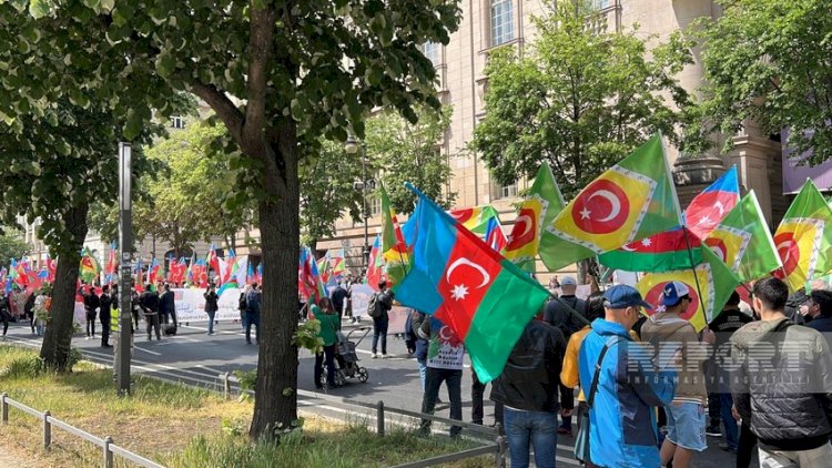    Güney azərbaycanlılar Berlində aksiya keçirirlər - Fotolar   