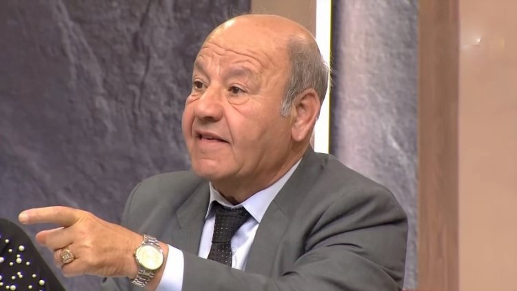    “Ay qadın, sənin çılpaq şəklin kişilərdə nə gəzir?!”   
