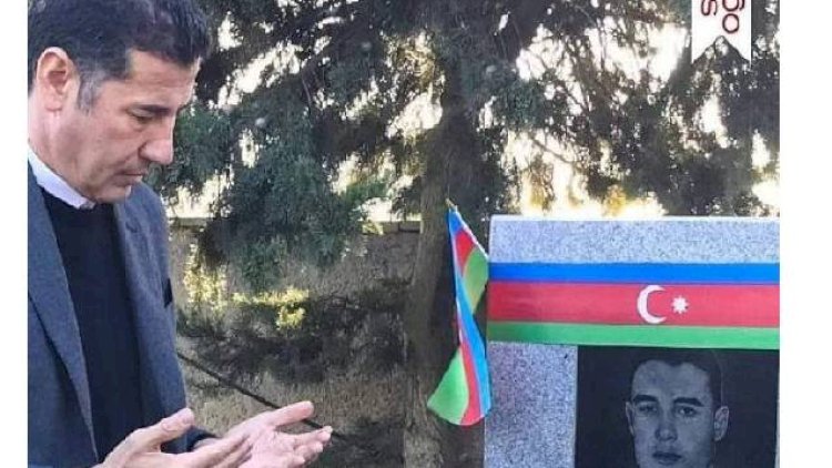    Sinan Oğan Mübariz İbrahimovun məzarı başında   