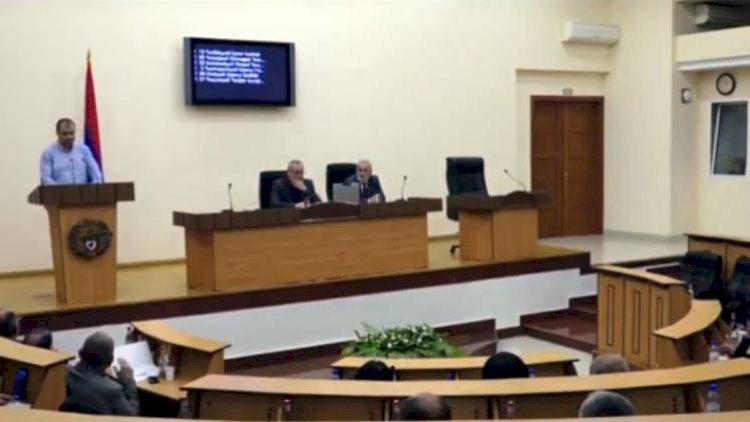    Qondarma parlamentdə Paşinyanın adamları ilə dava düşdü   