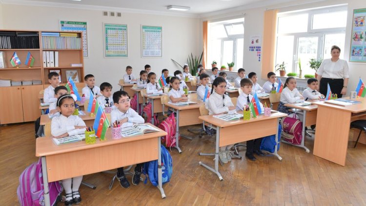    Keçən il qızlar oğlanlardan yaxşı nəticə göstərib   