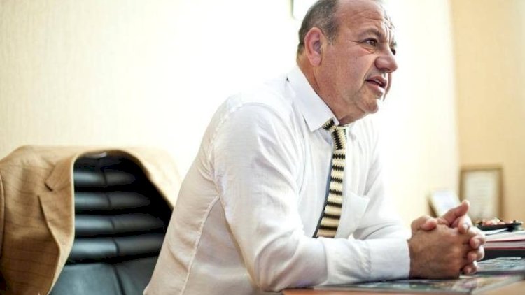    “Sən gəl bir Manaf Ağayev ol, sənə də pul versinlər“   