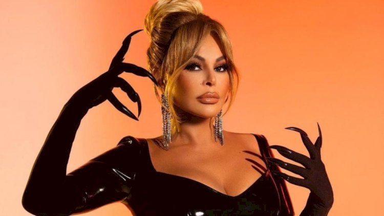    52 yaşlı Aygün “Barbi“ obrazında - FOTOLAR   