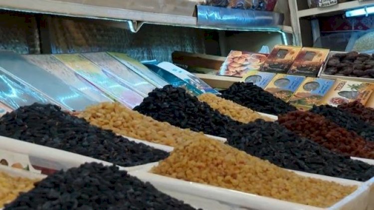    Mağazalarda satılan qara kişmişlər boyanır? - İDDİA   