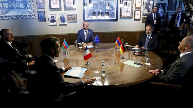    Makron Kİşineu görüşündən danışdı   