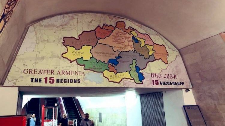    “Böyük Ermənistan“ın xəritəsi metro girişindən yığışdırıldı   
