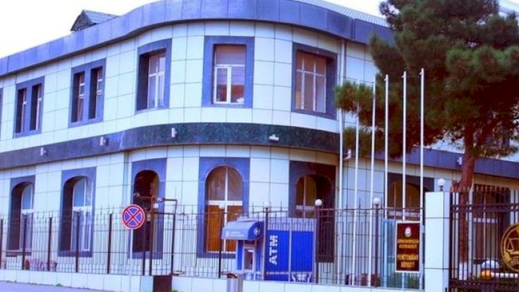    Bakıda həbsdə olan qardaşına narkotik keçirmək istəyən qadın saxlanıldı - Fotolar   