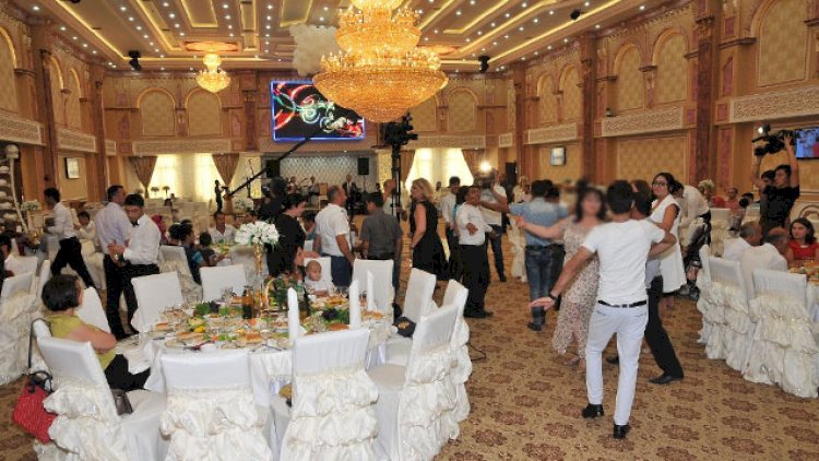    46 yaşlı kişi qohumunun toyunda öldü    