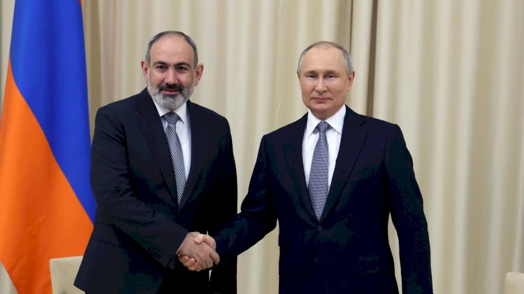    Putin Paşinyanla görüşdü   