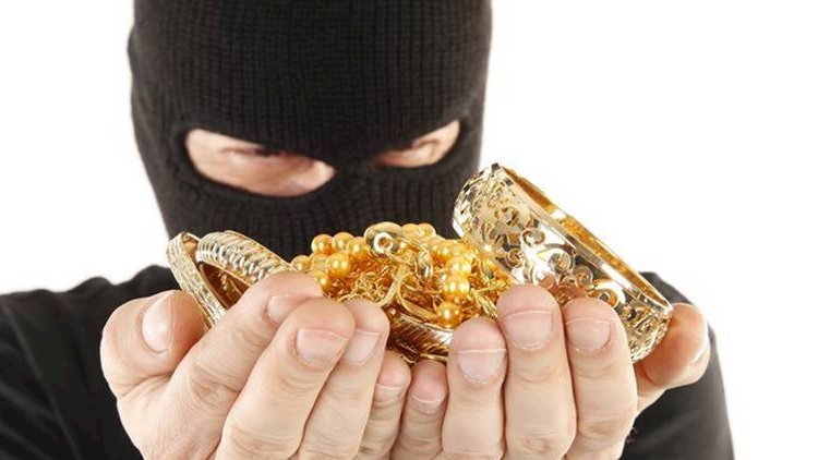   Bakıda estetik mərkəzdən 6 minlik qızıl üzük oğurlandı   