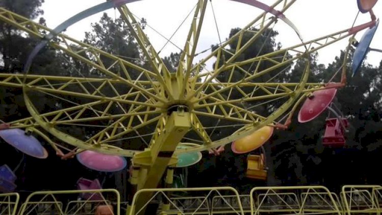    Xırdalanda atraksiondan yıxılıb ölən qadının son görüntüsü - Video   