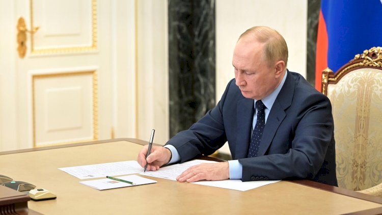    Putin Ukrayna ilə sazişləri qüvvədən saldı   