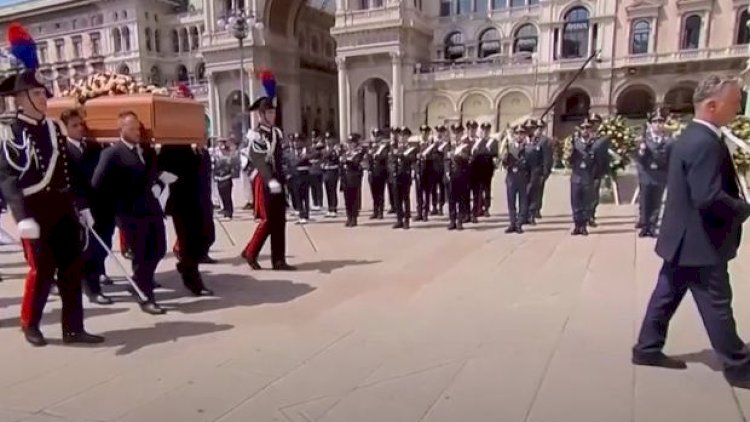    Berluskoni dəfn edildi - Video   