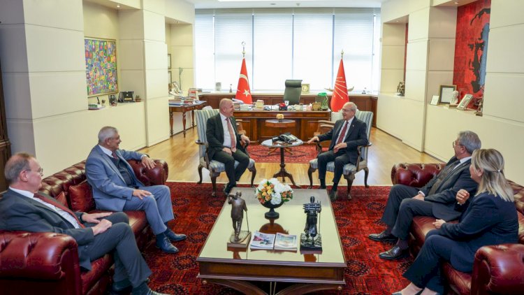    Özdağ Kılıçdaroğlunun qəbuluna gəldi   