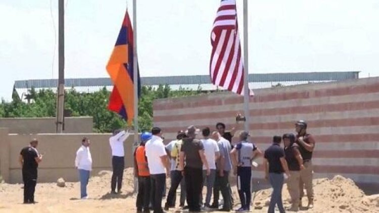    Sərhədimizdə ABŞ bayrağı qaldırıldı, rəhbər işdən qovuldu   