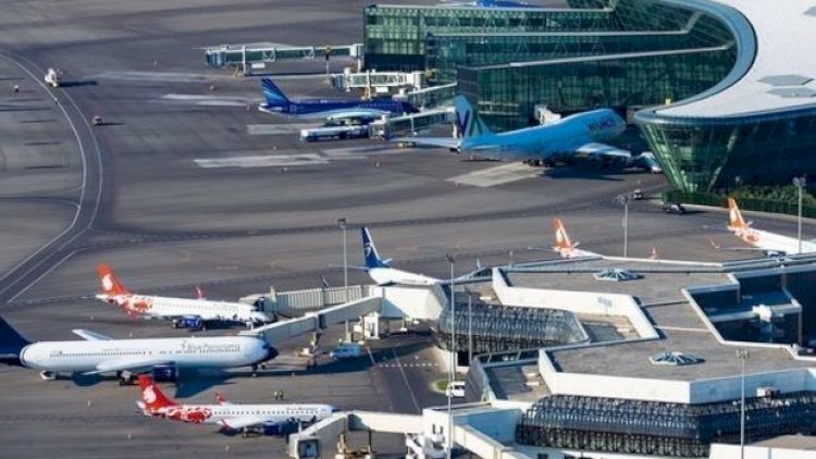    Bakı aeroportunda avtomobil yandı   