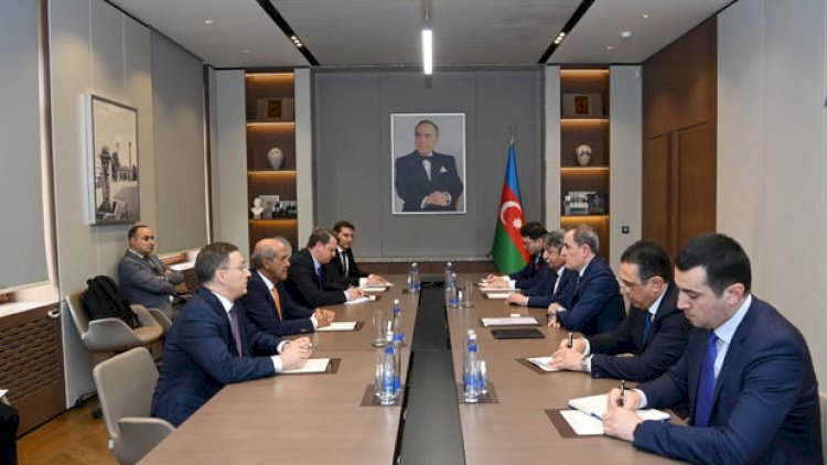    Ceyhun Bayramov görüş keçirdi   