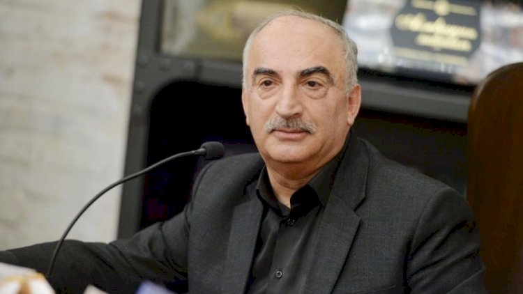    Xalq yazıçısı köhnə mövzuya qayıtdı:   “Tərifləyən tərifləyir, söyən söyür”