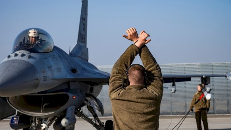    Çexiya Ukraynaya F-16-lar üçün təlim vasitələri verəcək   