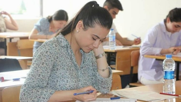    Abituriyentlər üçün həyəcanlı anlar - Dəqiqələr qaldı...   