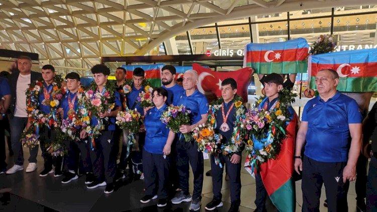    Avropa birinciliyində 14 medal qazanmış Azərbaycan yığması vətənə qayıtdı   
